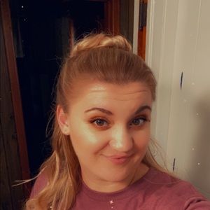 Meet your Posher, Keeley